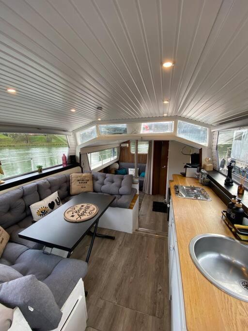 Charmant Bateau Sur La Marne Ла-Ферте-су-Жуарр Екстер'єр фото